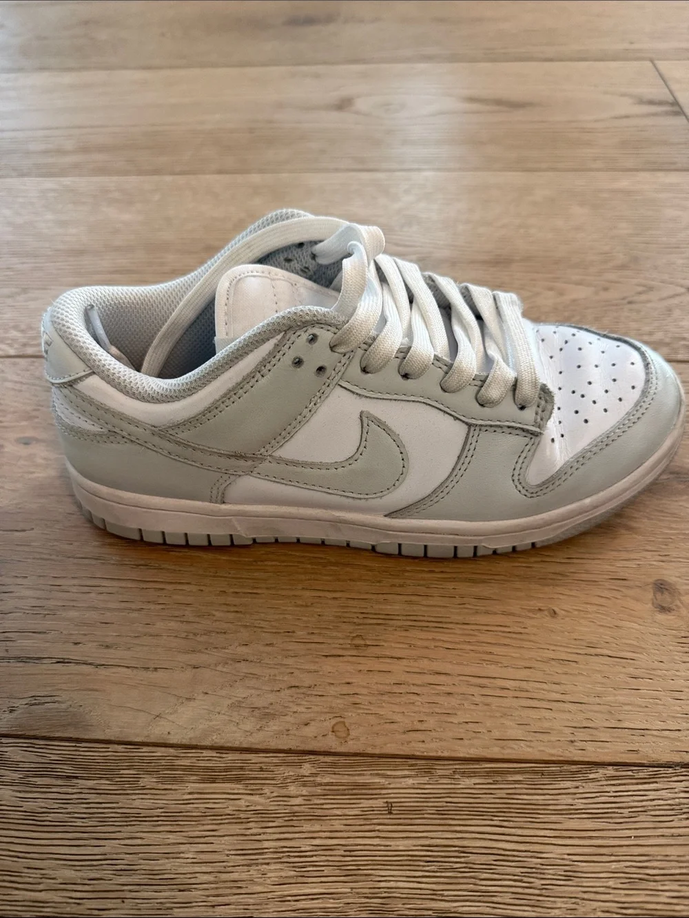 Nike gray and white size US 6 lightly used.